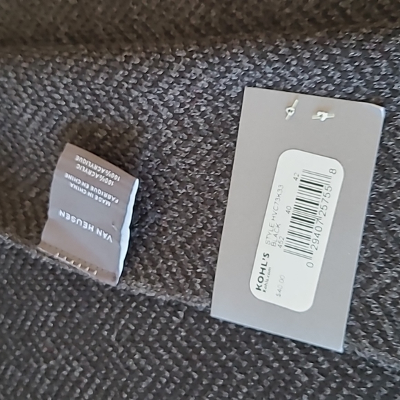 - - New Van Heusen scarf - Picture 2 of 3